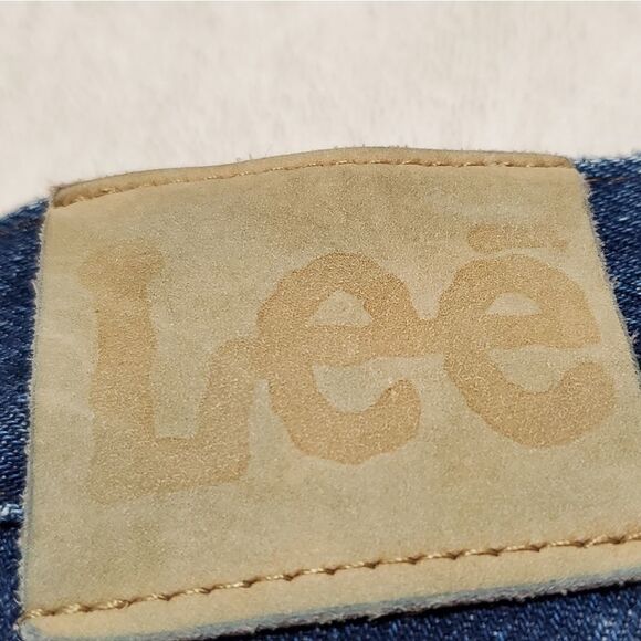 VINTAGE Lee Dark Wash Stone Wash Extra High Rise Loose Fit Cotton Denim Shorts - Picture 12 of 13